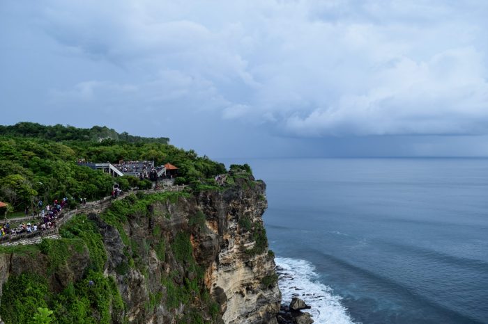 Uluwatu luhur pura templo temple comentario